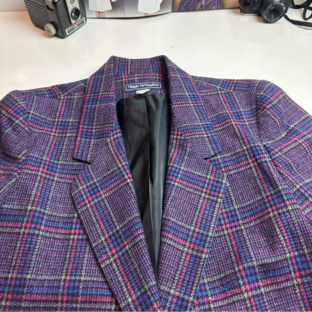 “90s Ralph Lauren–style heritage blazer / dark academia / minimalist tailoring”